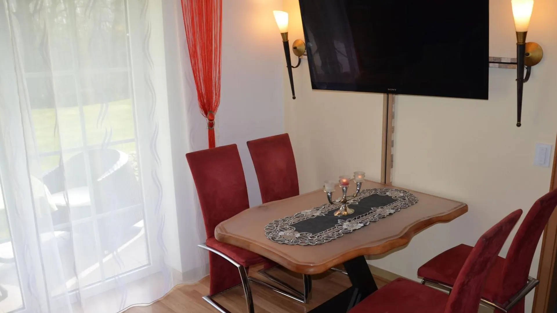 Appartement Candle Light - Zwei Zimmer Ferienwohnung Mit Netter Sonnenterrasse Bad Fussing 0*,  Germany